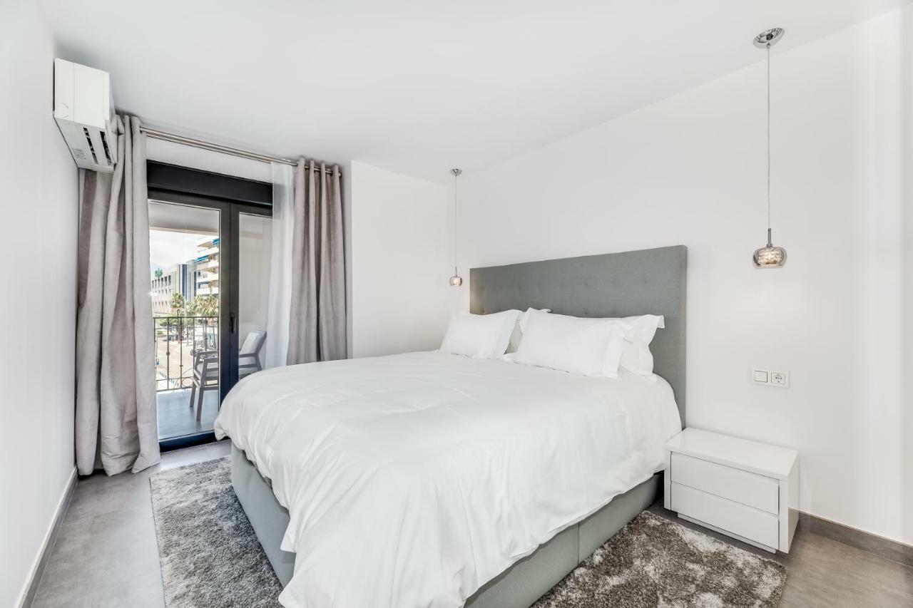 By Riva - Luxurious, Exclusive 2 Bedroom Apt Inside Puerto Banus Marbella Esterno foto