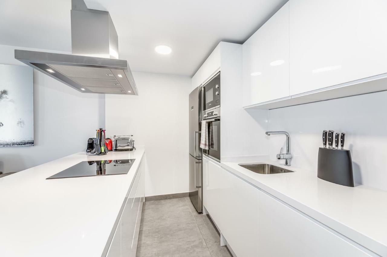 By Riva - Luxurious, Exclusive 2 Bedroom Apt Inside Puerto Banus Marbella Esterno foto